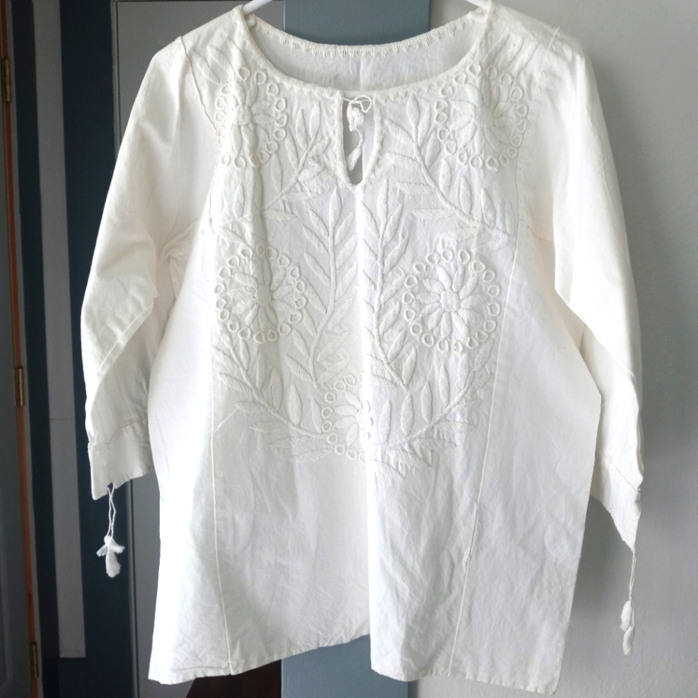 NWOT - M/L-Traditional Mexican Top